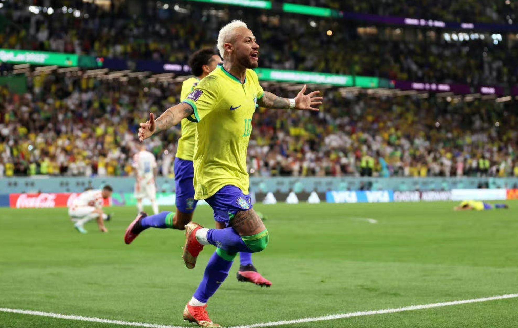 突入禁区左 突入禁区左