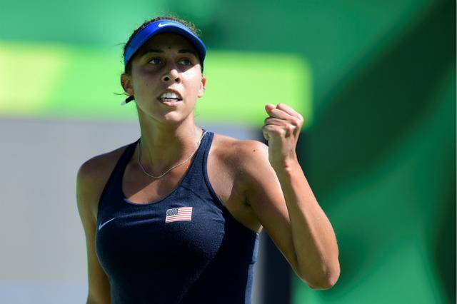 赛前礼物互 赛前礼物互