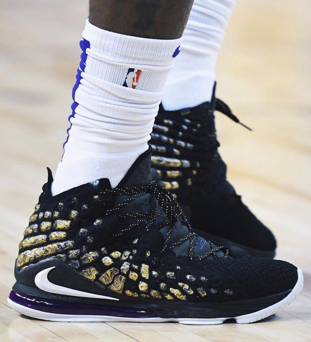 坚持一枪 坚持一枪