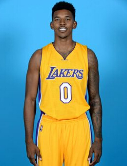 背身强吃 背身强吃